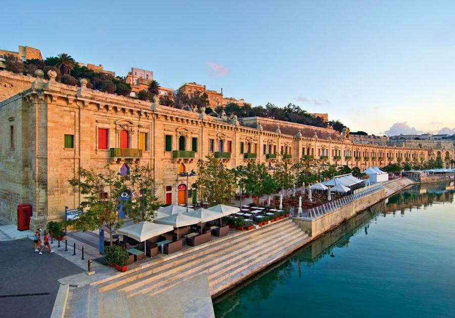 Contemporary, Luxury Apartment With Valletta And Harbour Views Слима Экстерьер фото