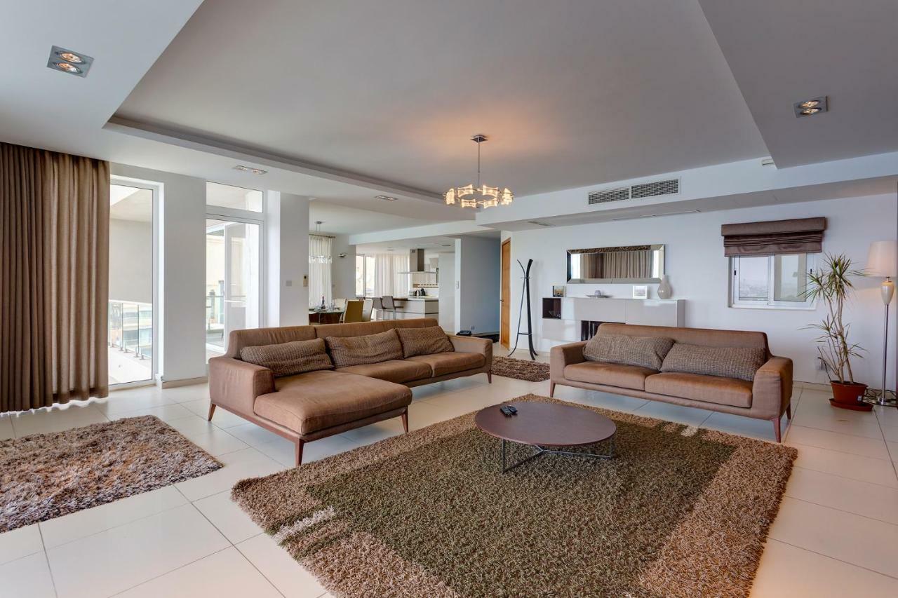 Contemporary, Luxury Apartment With Valletta And Harbour Views Слима Экстерьер фото
