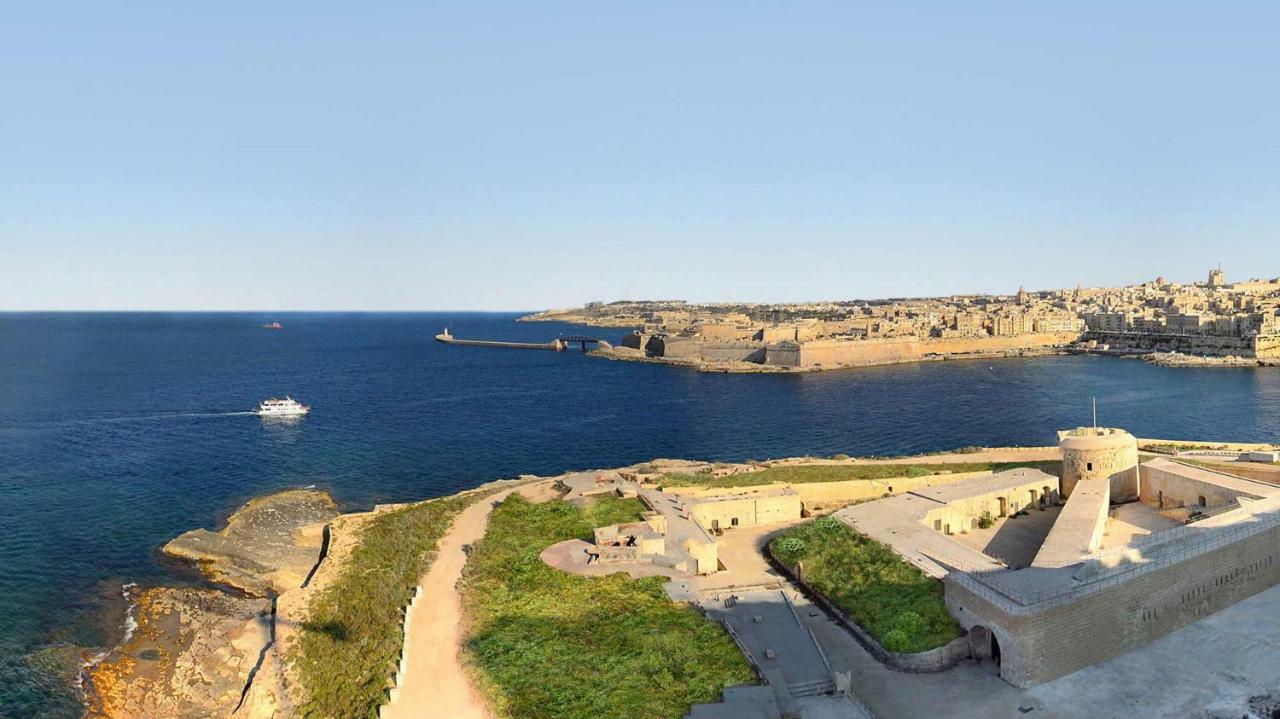Contemporary, Luxury Apartment With Valletta And Harbour Views Слима Экстерьер фото