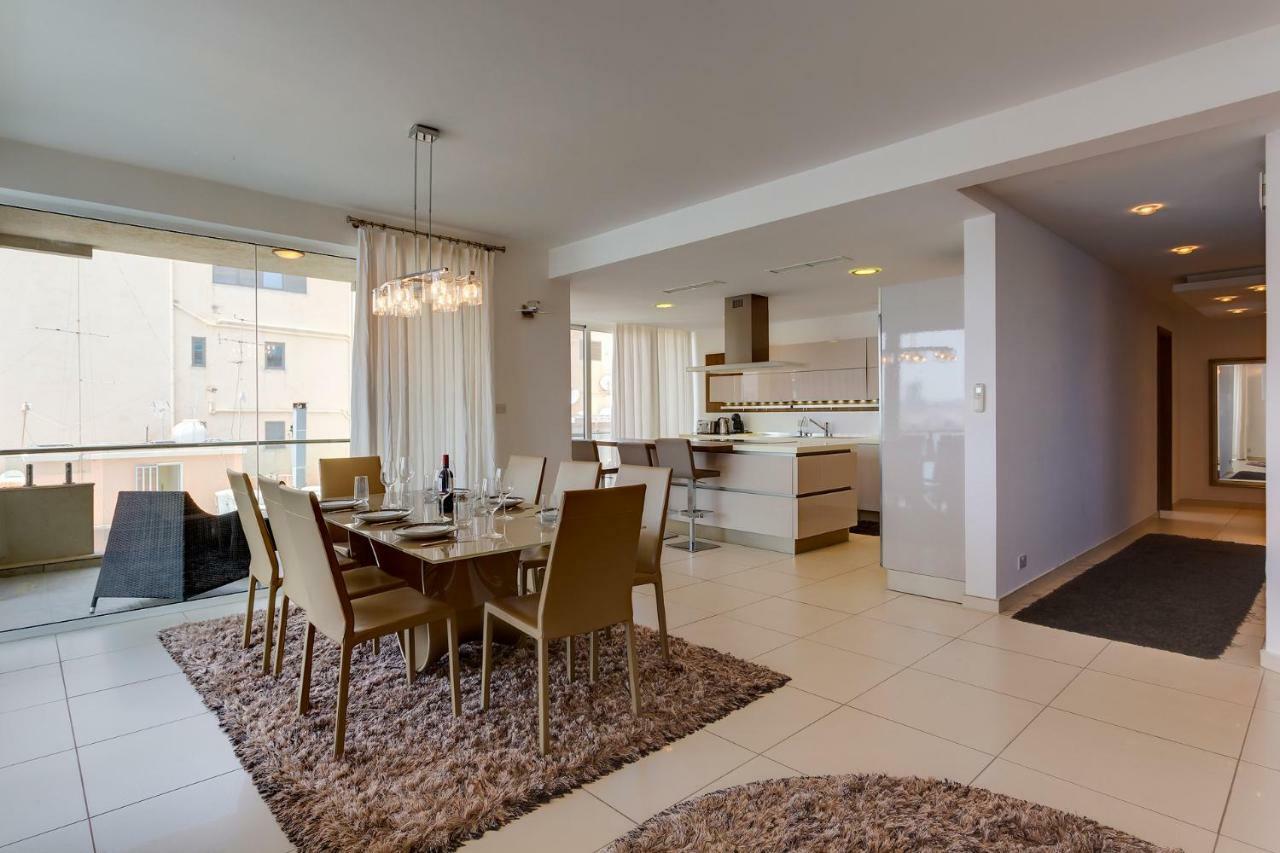 Contemporary, Luxury Apartment With Valletta And Harbour Views Слима Экстерьер фото