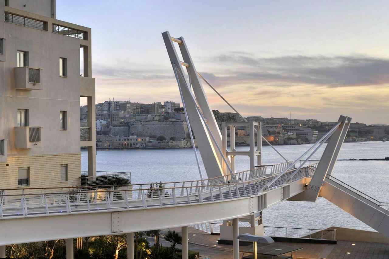 Contemporary, Luxury Apartment With Valletta And Harbour Views Слима Экстерьер фото
