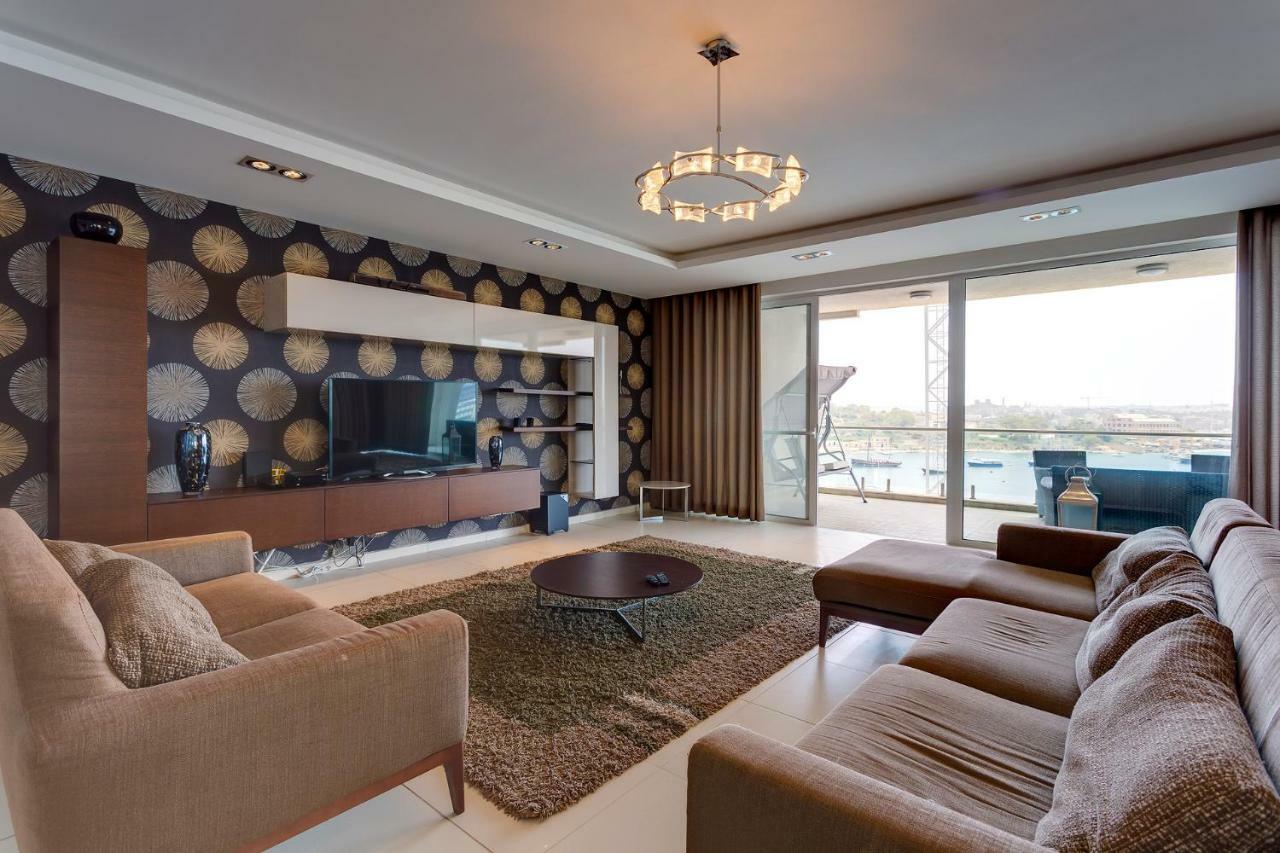 Contemporary, Luxury Apartment With Valletta And Harbour Views Слима Экстерьер фото